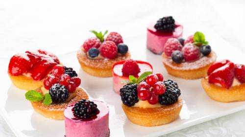Какие десерты можно приготовить из летних плодов и ягод?
