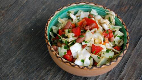 Как приготовить салаты без майонеза и без варки?